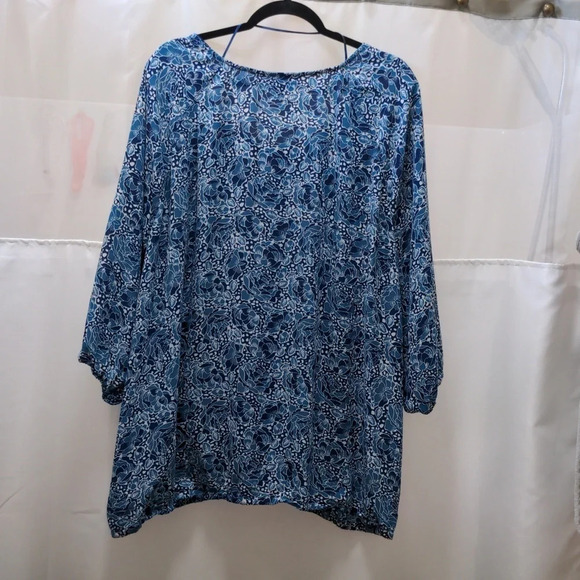 Croft & Barrow Women's Blue and White Floral 3/4 Length Sleeves Blouse Size 3X - Picture 7 of 8